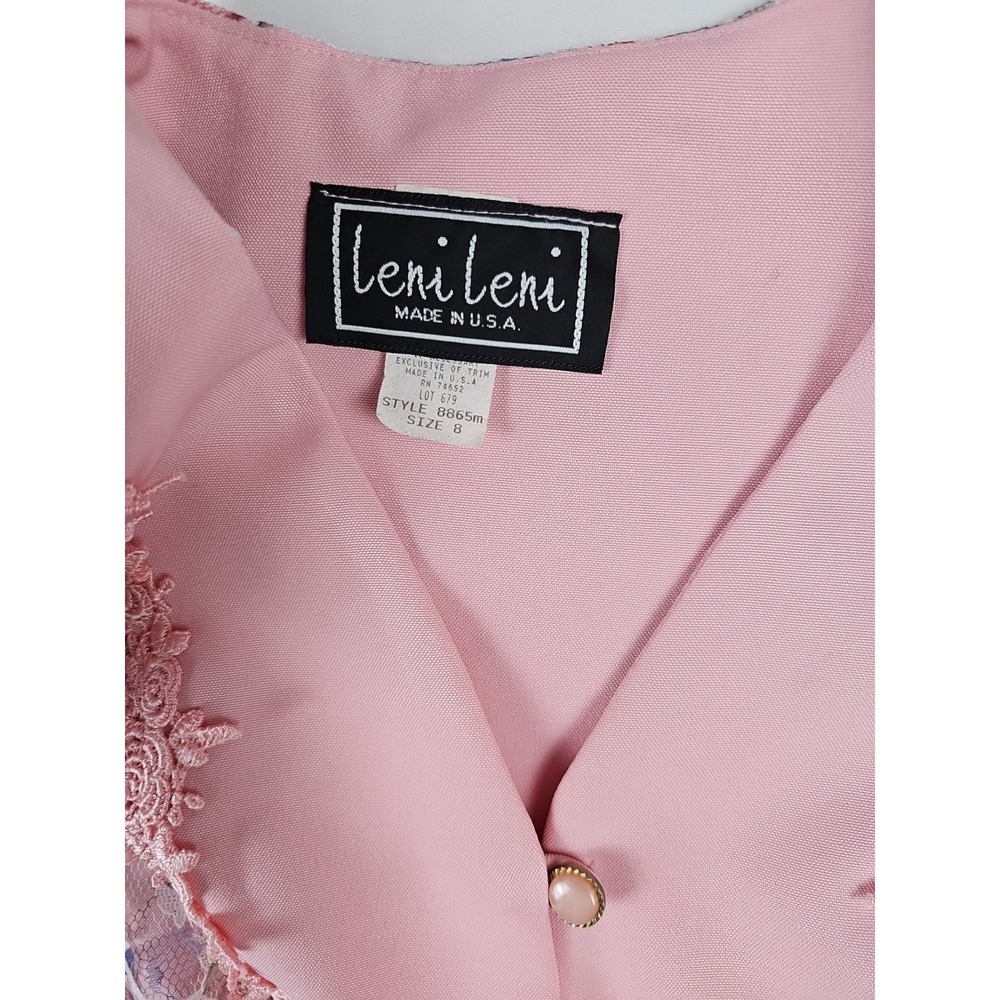 Elegant Pink Two-Piece Skirt Set with Lace Trim - Picture 11 of 12